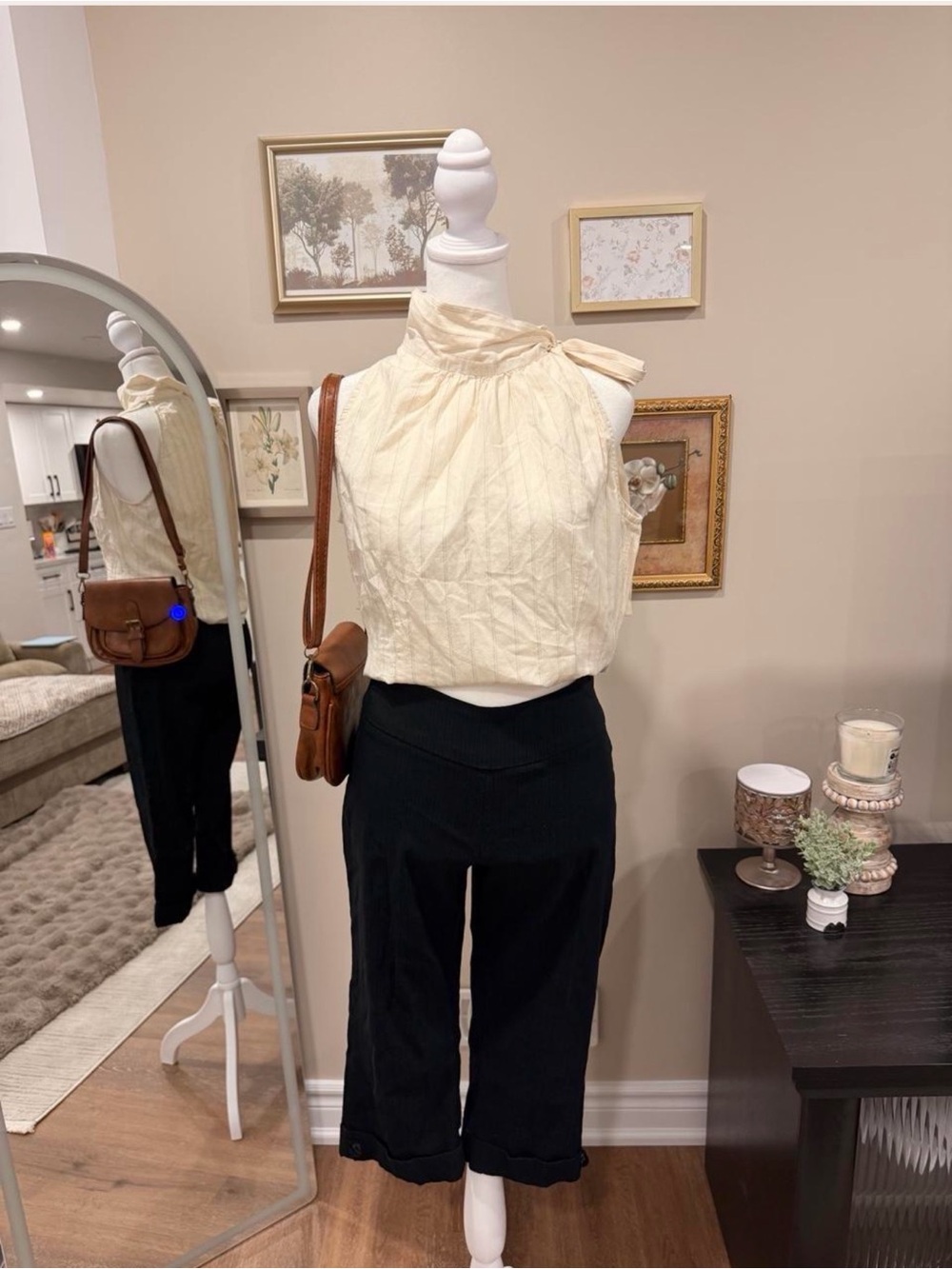 Franco Mirabelli Sleeveless Cream Tie-Neck Top